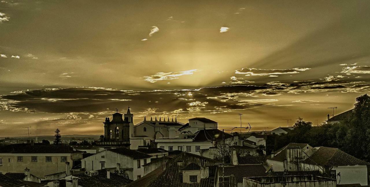 Casa Vitoria Guest House Evora Bagian luar foto