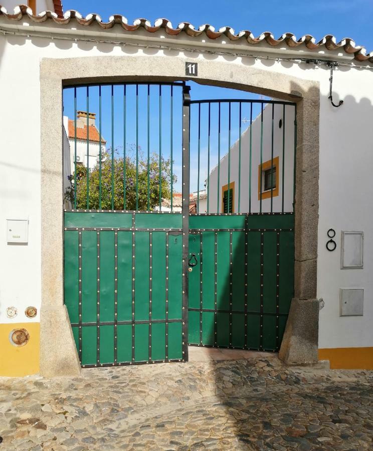 Casa Vitoria Guest House Evora Bagian luar foto